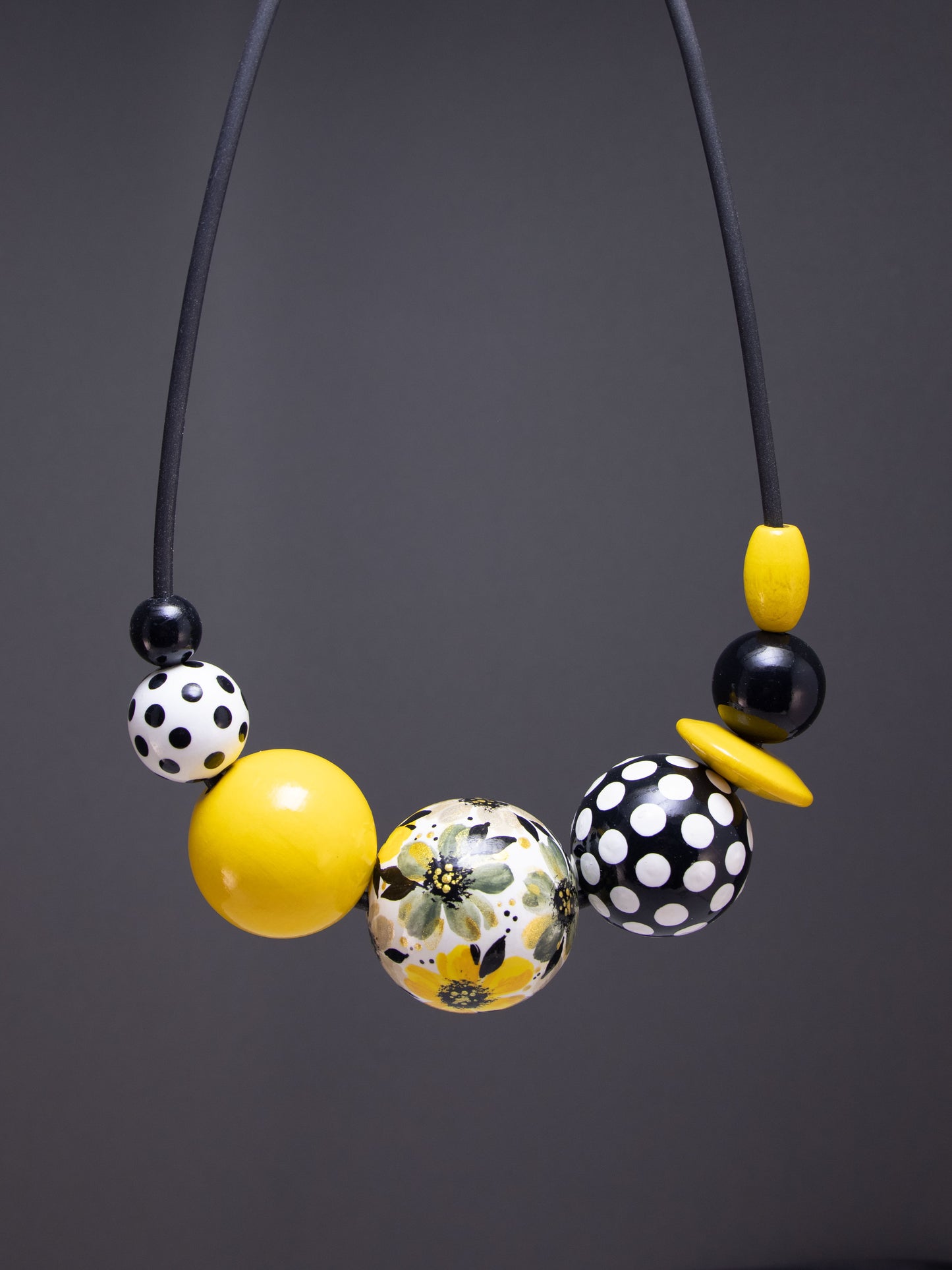Collana di perline di legno autunnale arancione