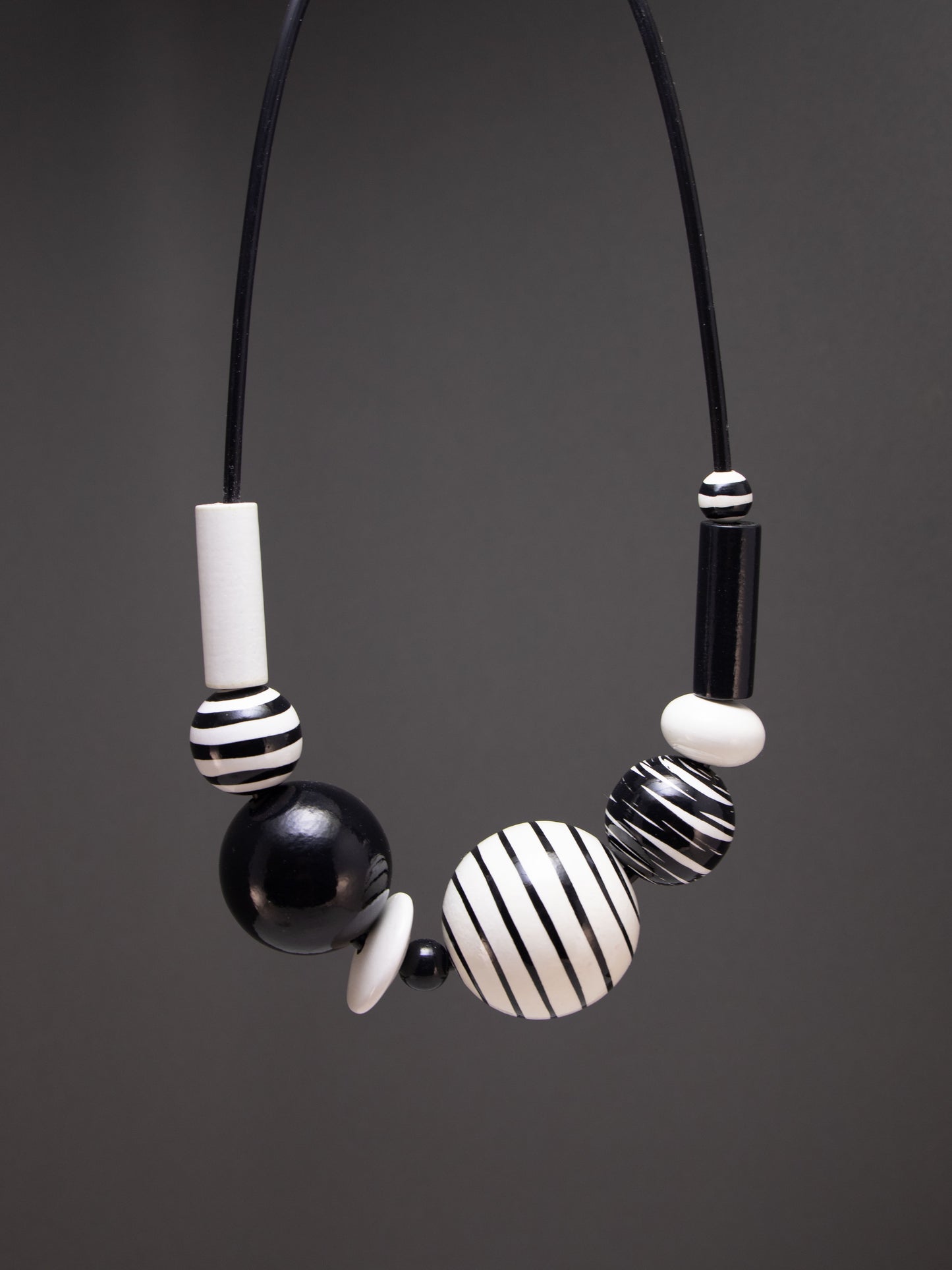 Collana di perline di legno autunnale arancione