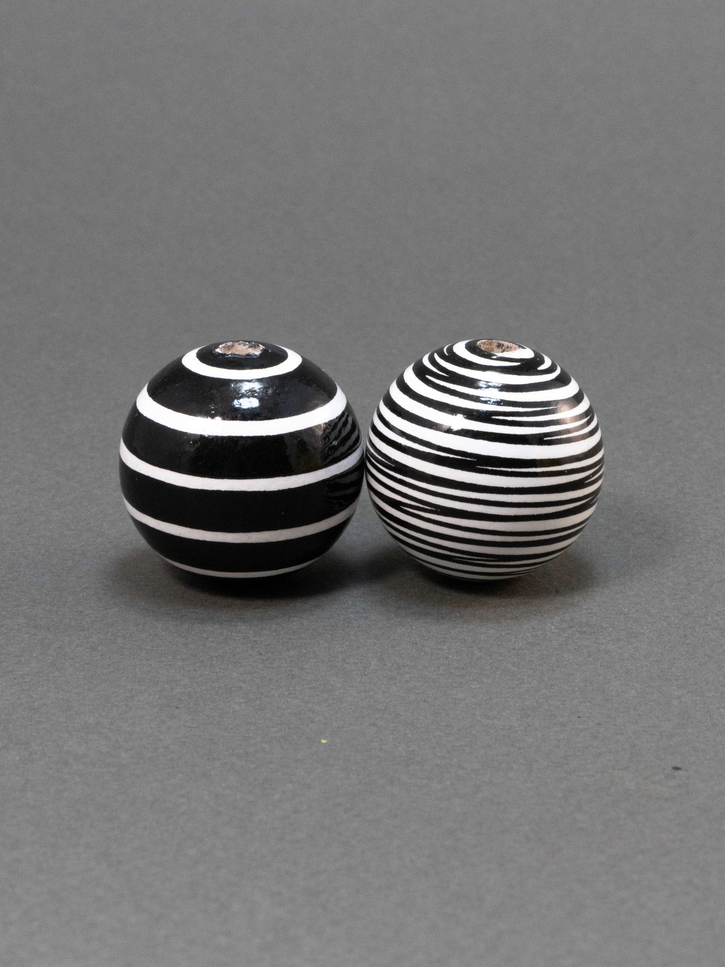 Set di perline di legno a strisce