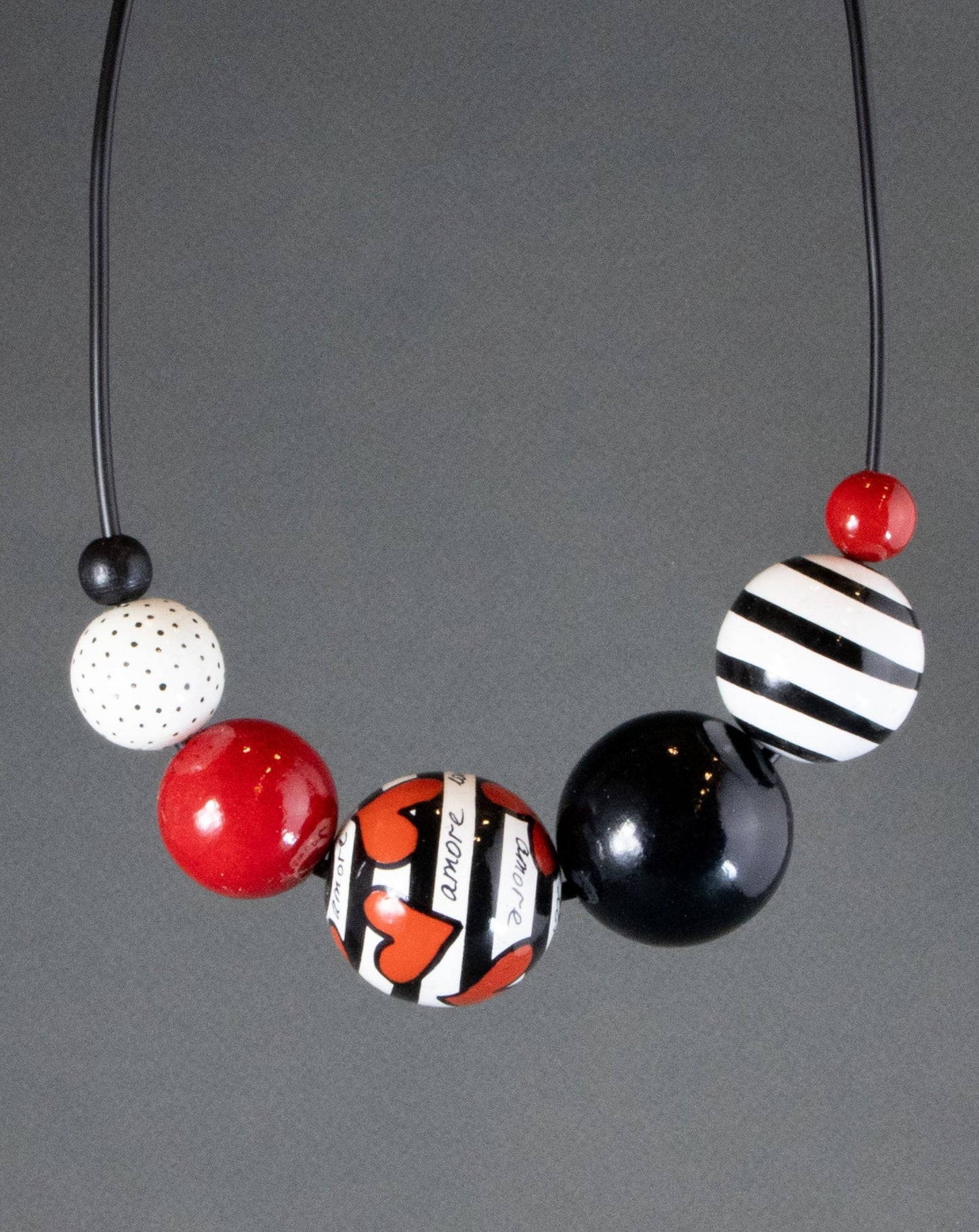 Collana con perline di legno d'amore 4