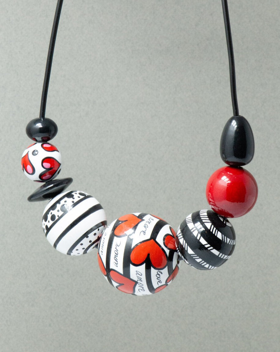 Amore collana di perline di legno
