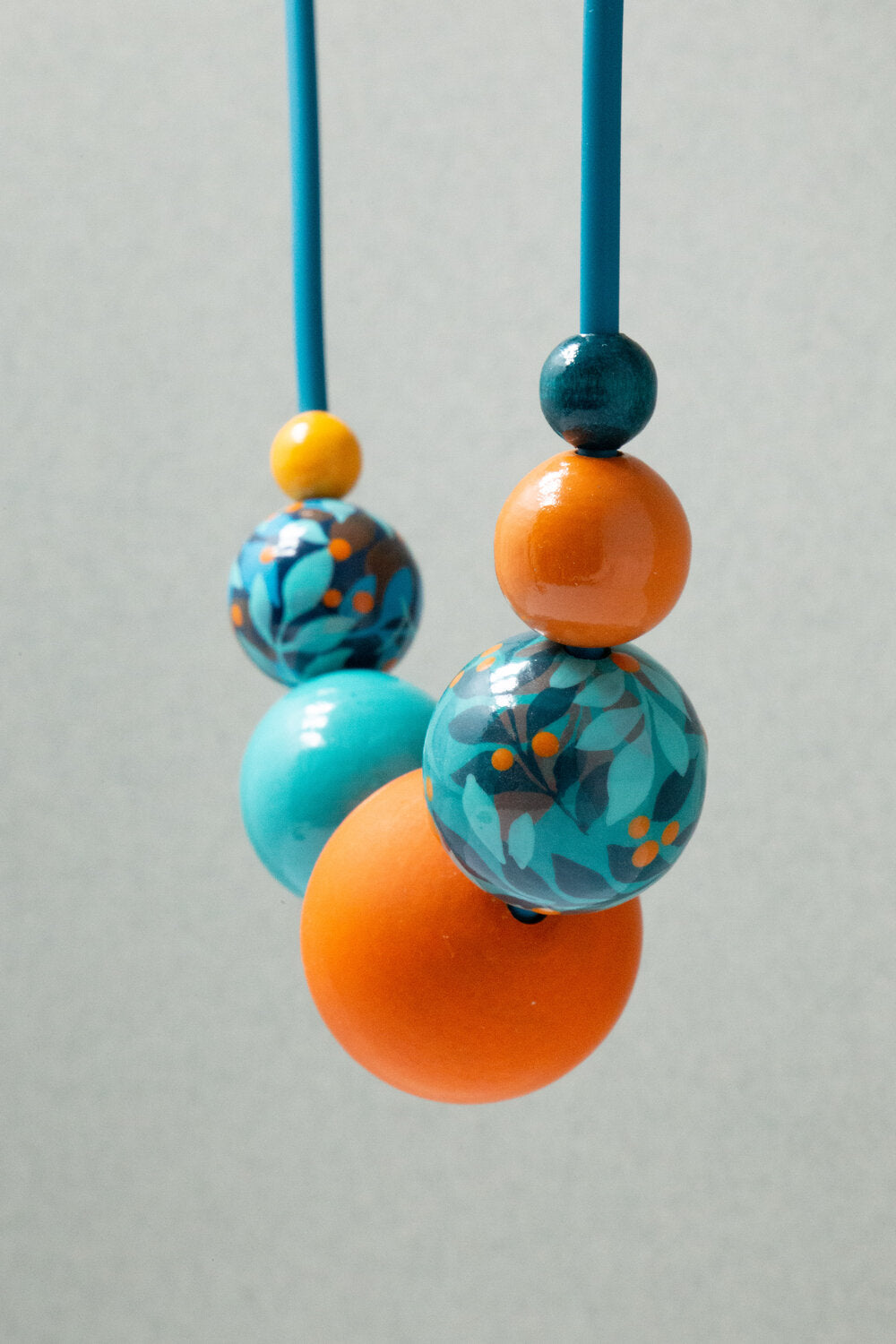 Collana di perline di legno della giungla turchese