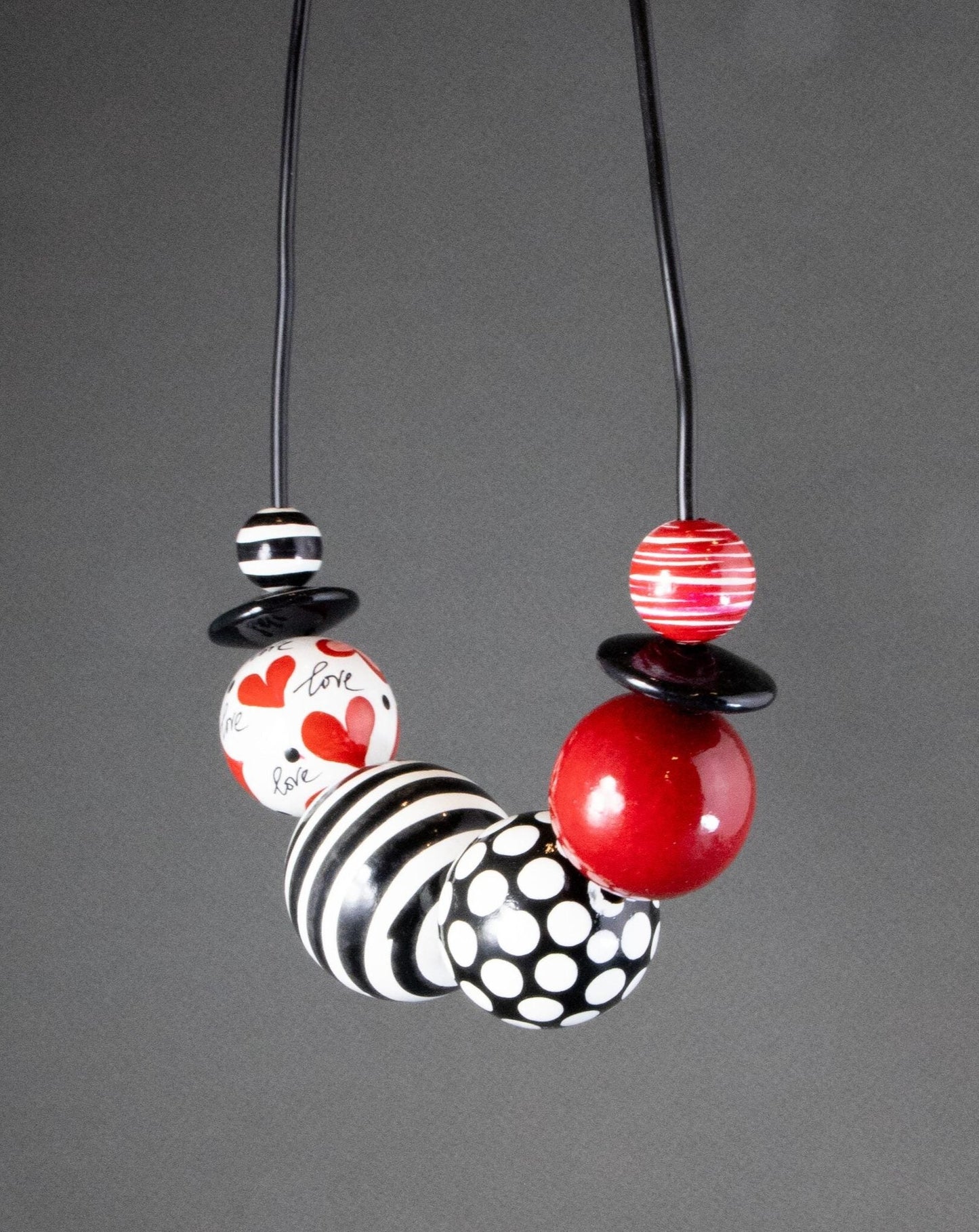 Collana con perline di legno d'amore 2
