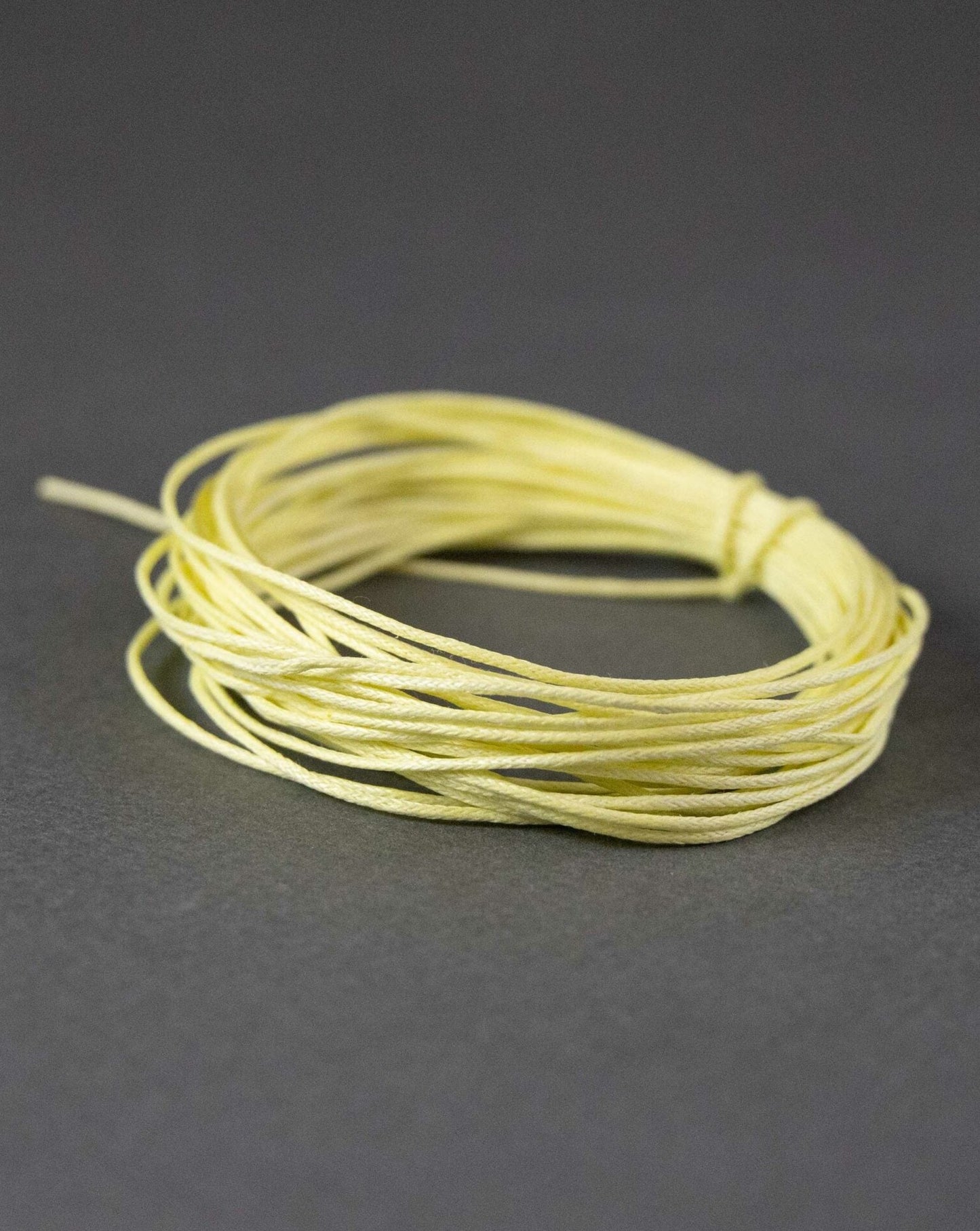 Cordoncino di cotone cerato in giallo chiaro