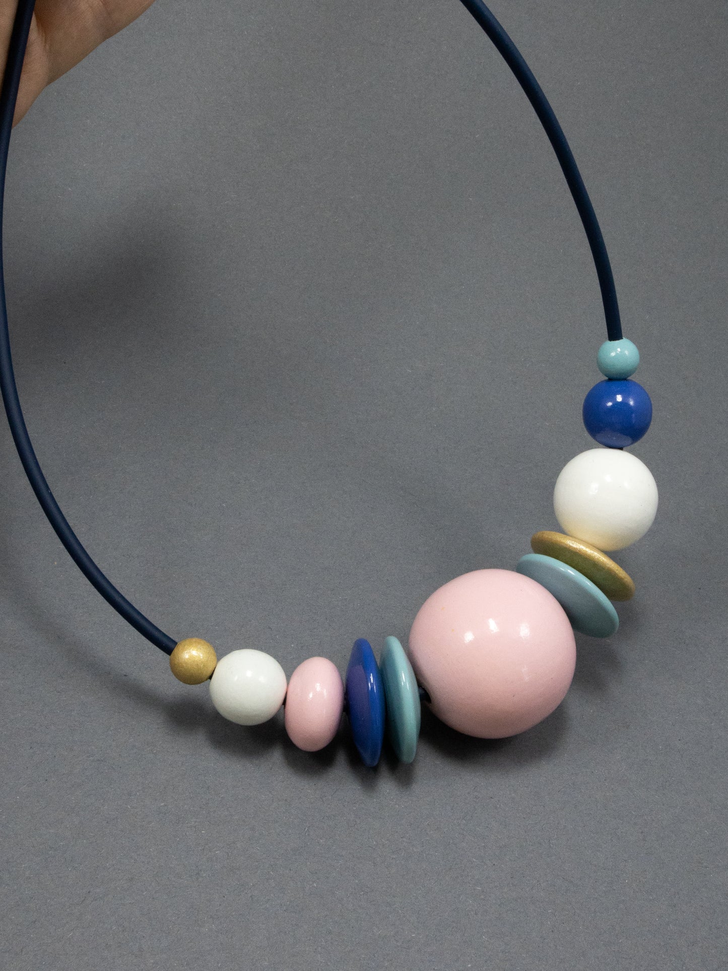 Collana di perline di legno autunnale arancione