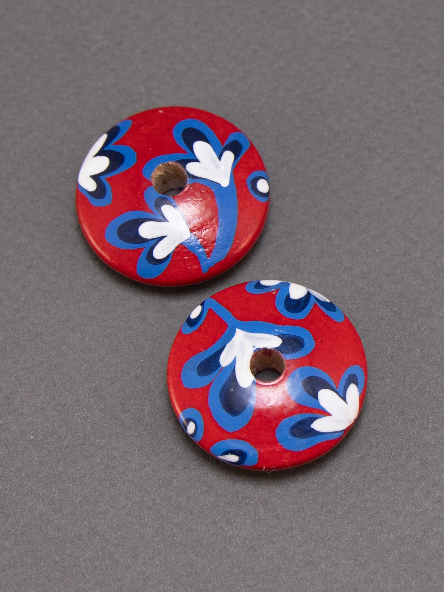 Red Ethnical Flower Wooden Bead in Flat Shape