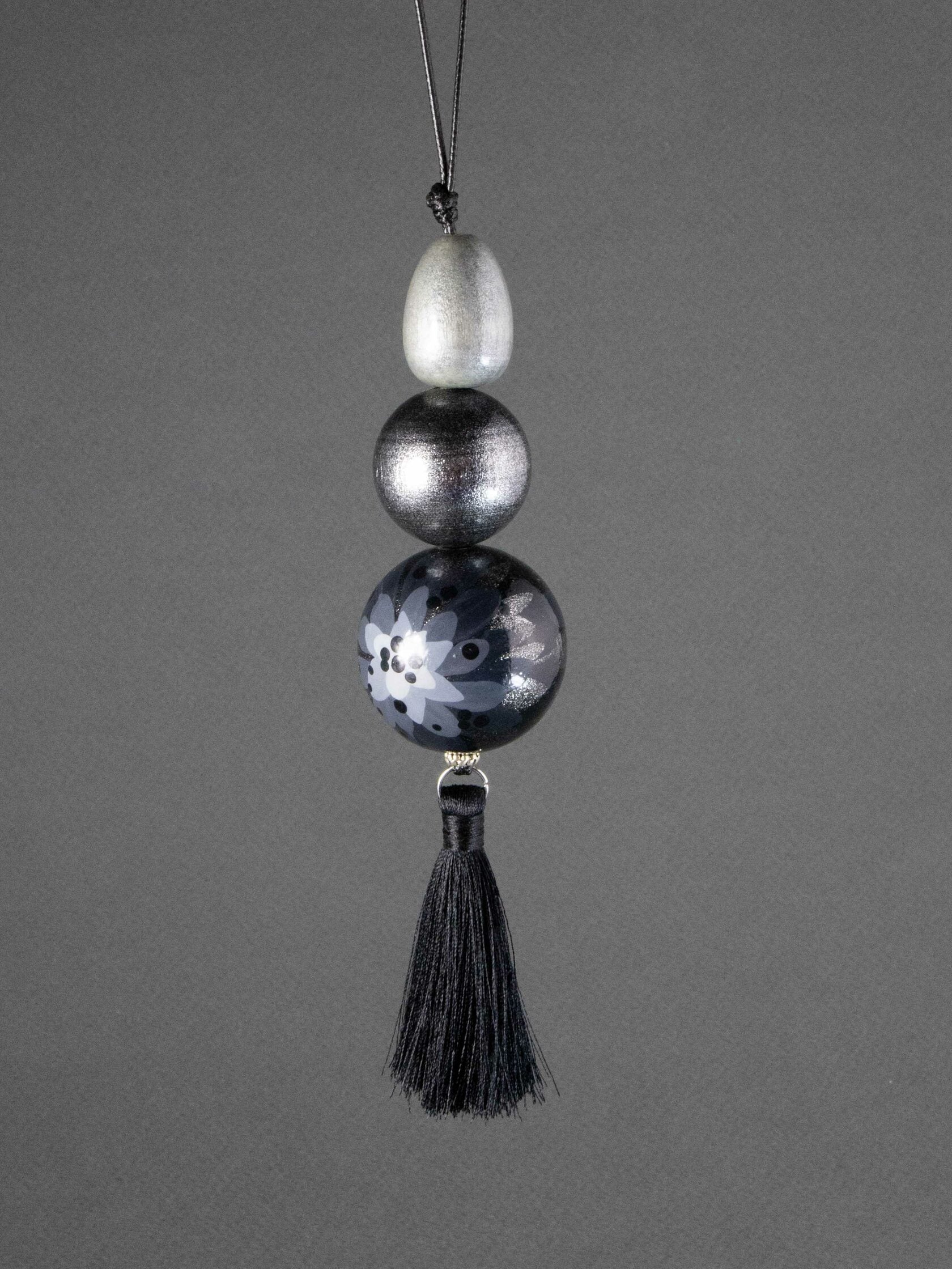 Black Chrysanthemum Beaded Pendant