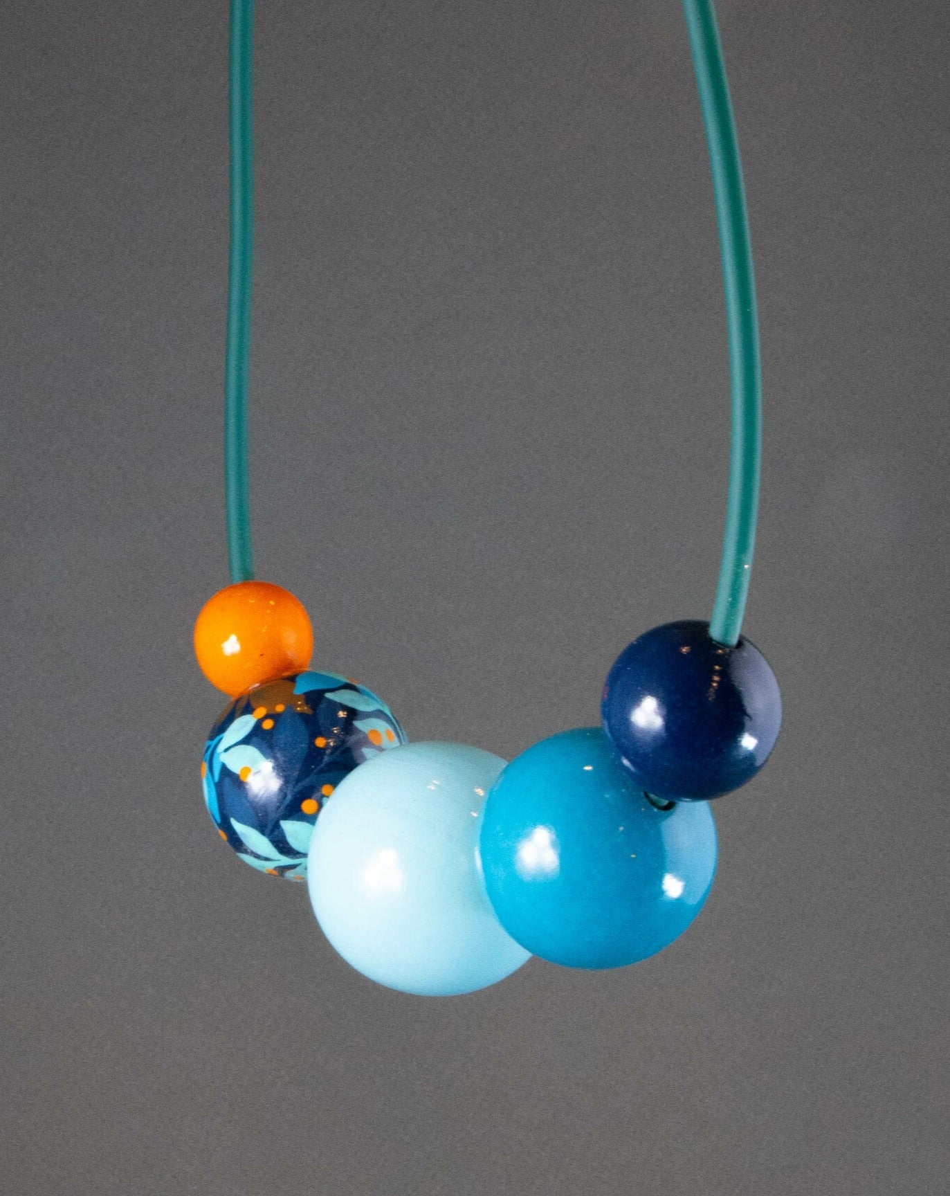 Collana di perle di legno della giungla blu 2