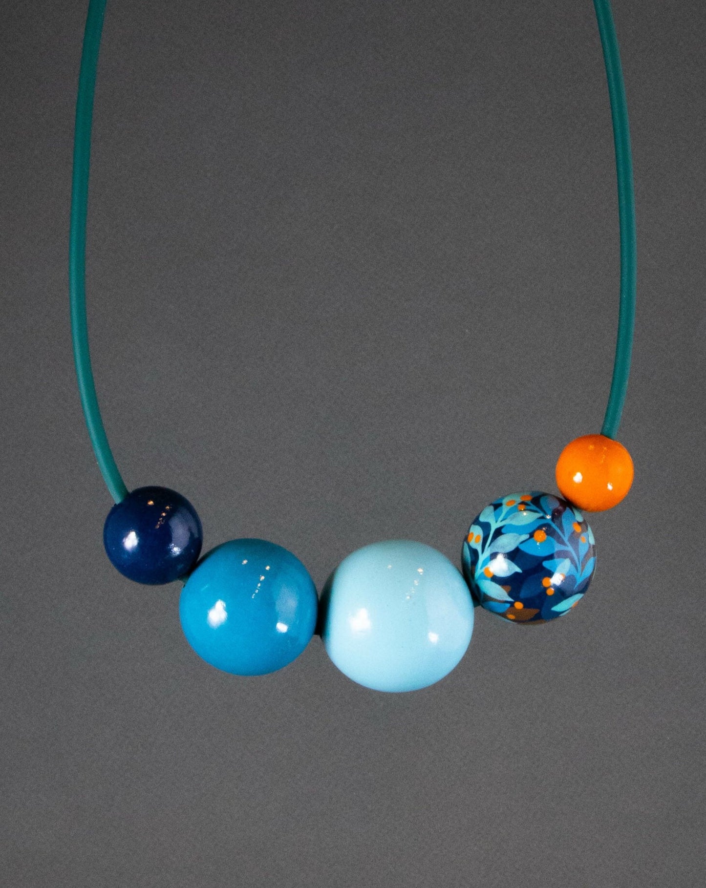 Collana di perle di legno della giungla blu 2