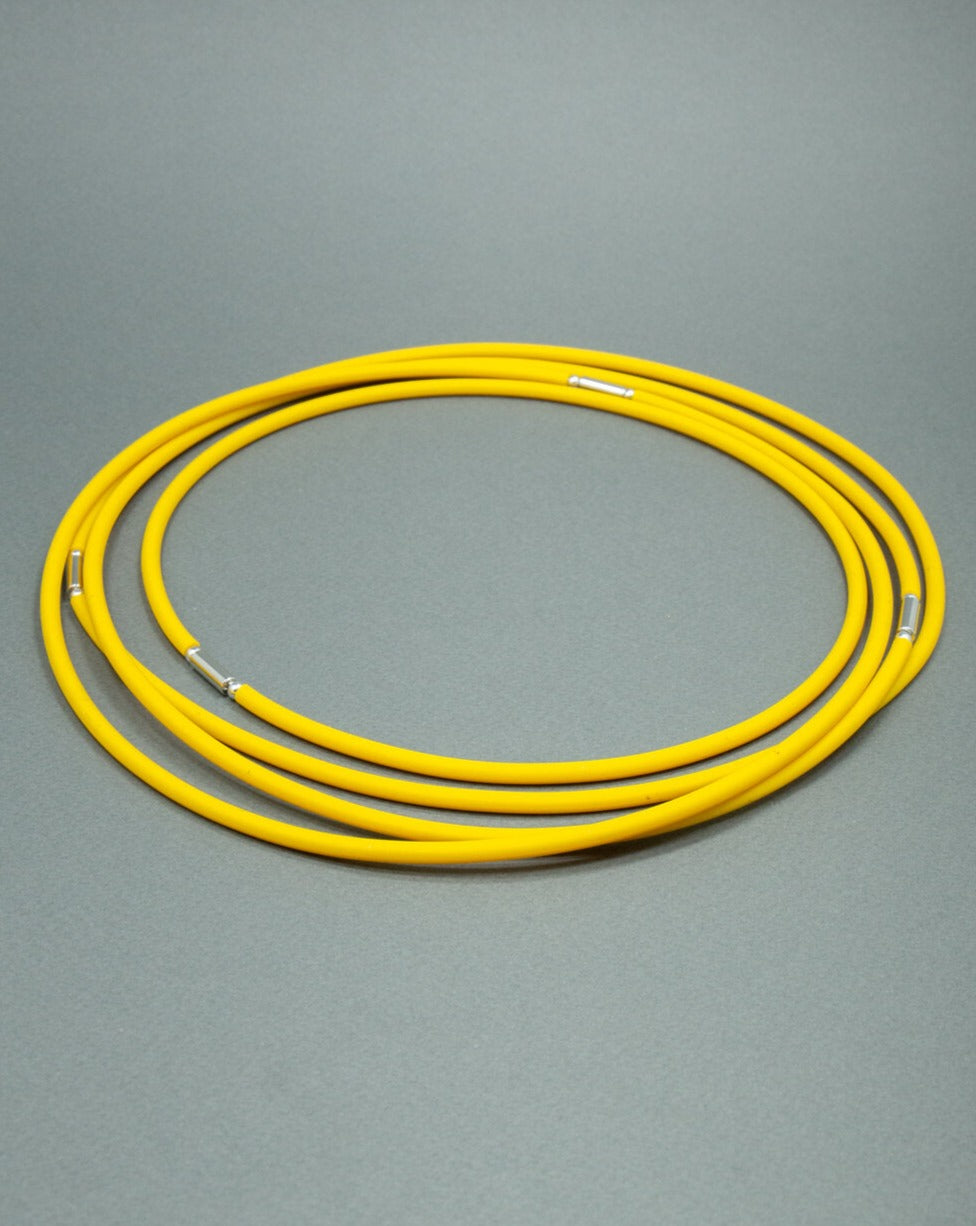 Colletto in caucciù giallo sole